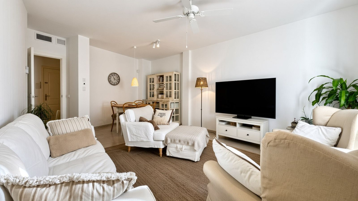 3 Bedroom Apartment for Sale in Marbella — view 13