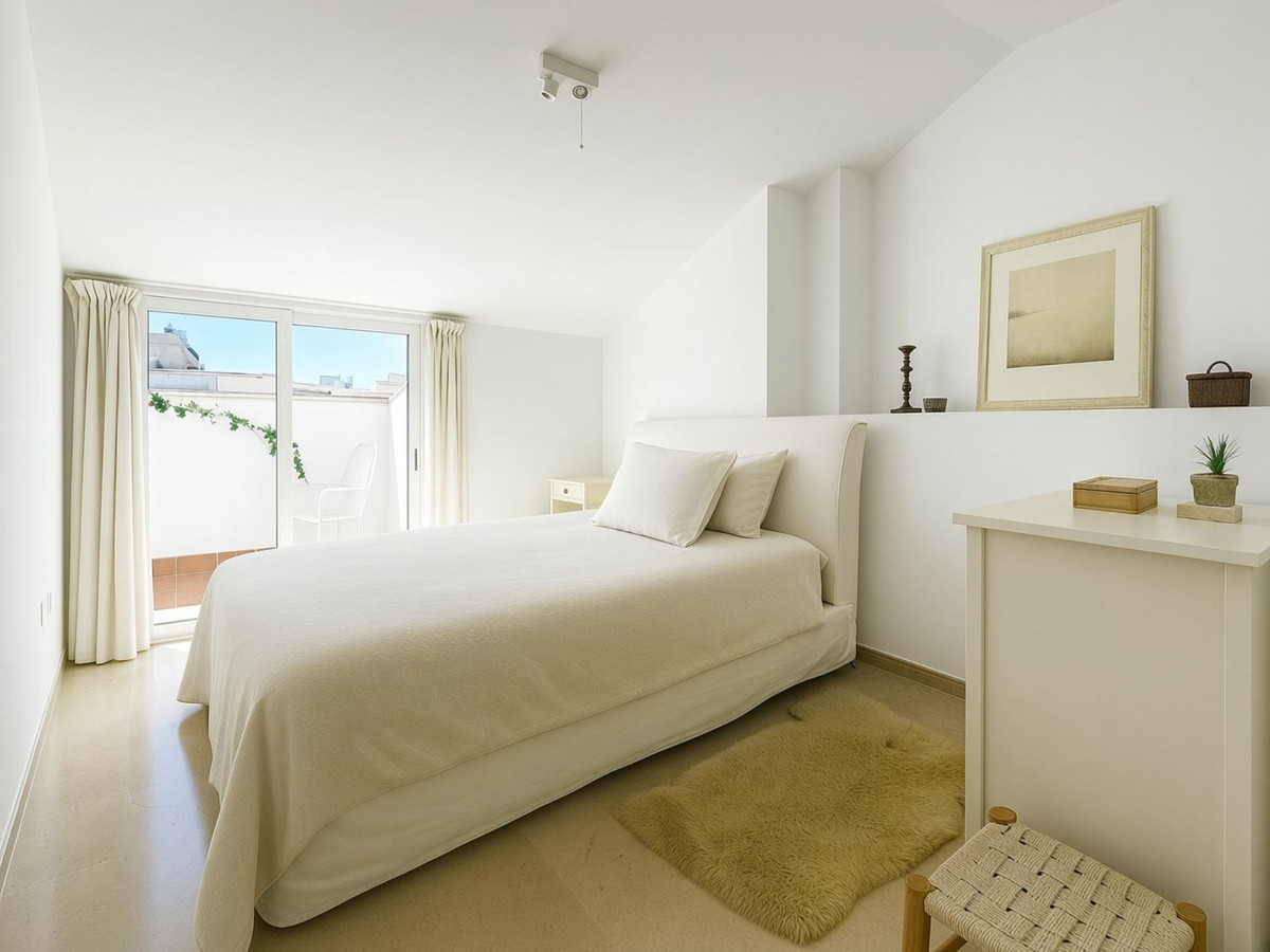 3 Bedroom Apartment for Sale in Marbella — view 15