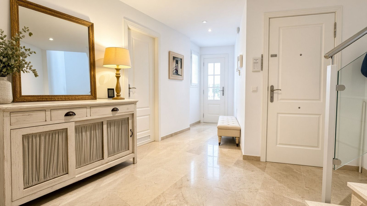 3 Bedroom Apartment for Sale in Marbella — view 18