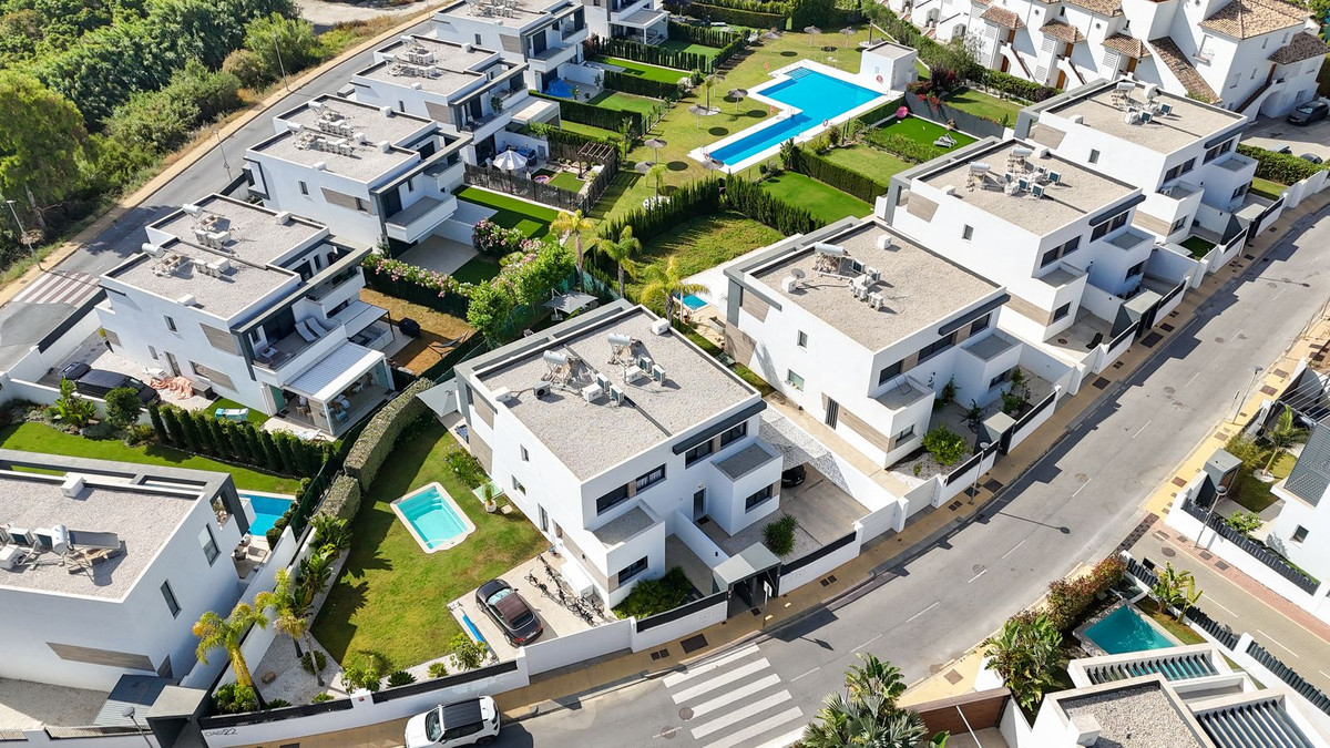 4 Bedroom Villa for Sale in Selwo