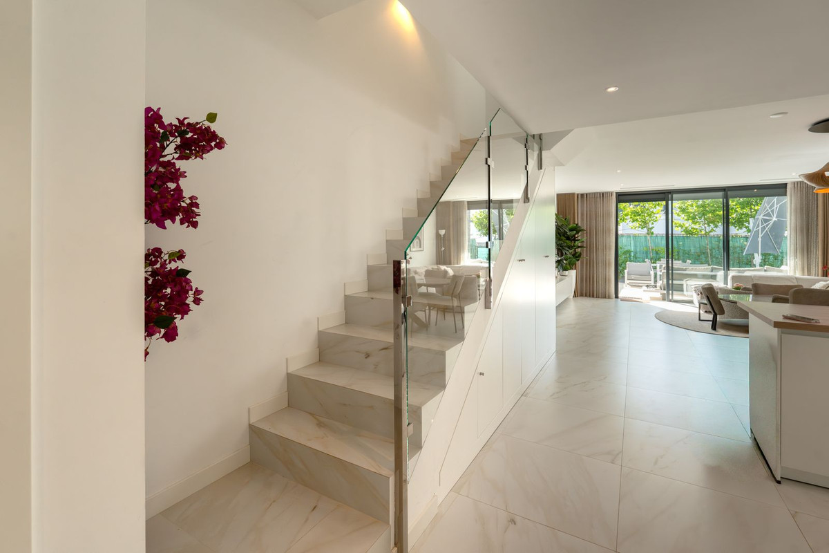 4 Bedroom Villa for Sale in Selwo — view 11