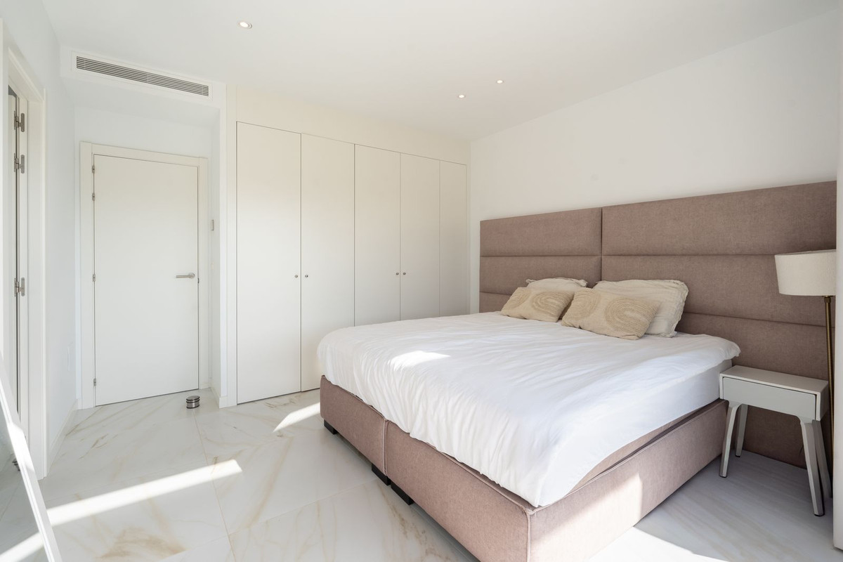 4 Bedroom Villa for Sale in Selwo — view 13