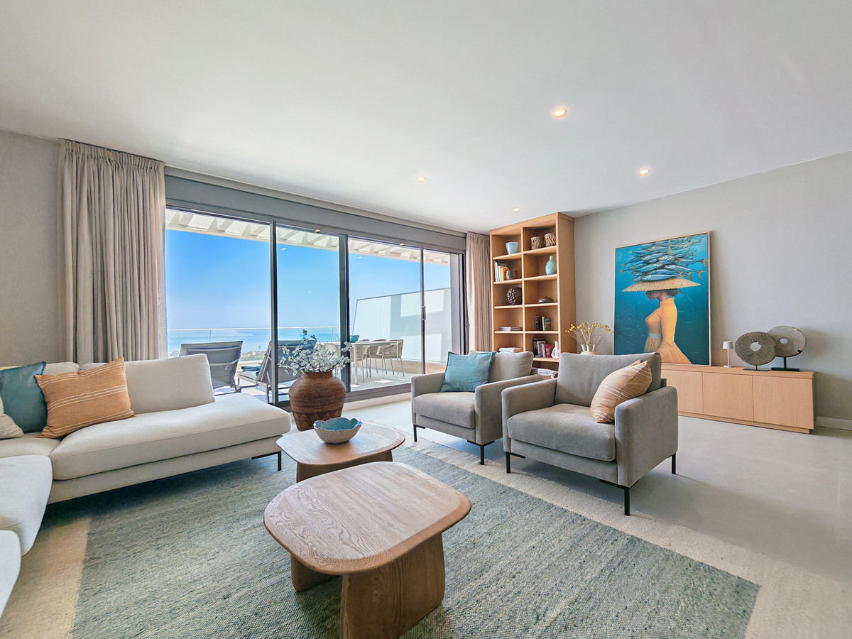 3 Bedroom Apartment for Sale in Selwo — view 2