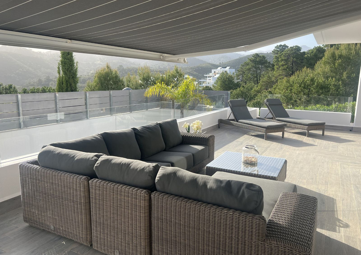 2 Bedroom Apartment for Sale in Estepona