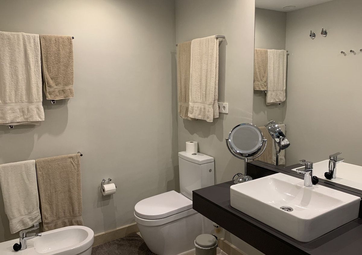 2 Bedroom Apartment for Sale in Estepona — view 16