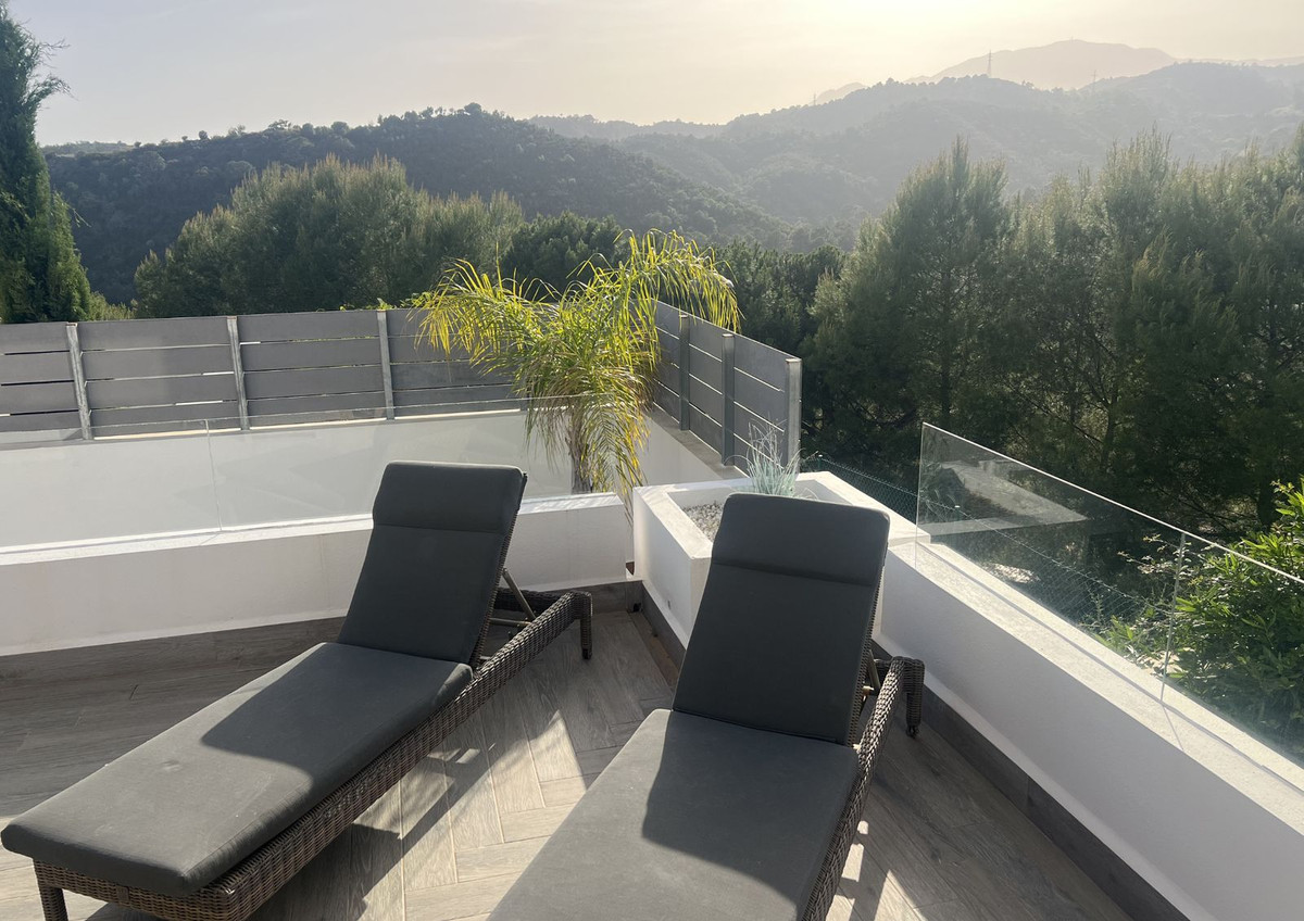 2 Bedroom Apartment for Sale in Estepona — 4