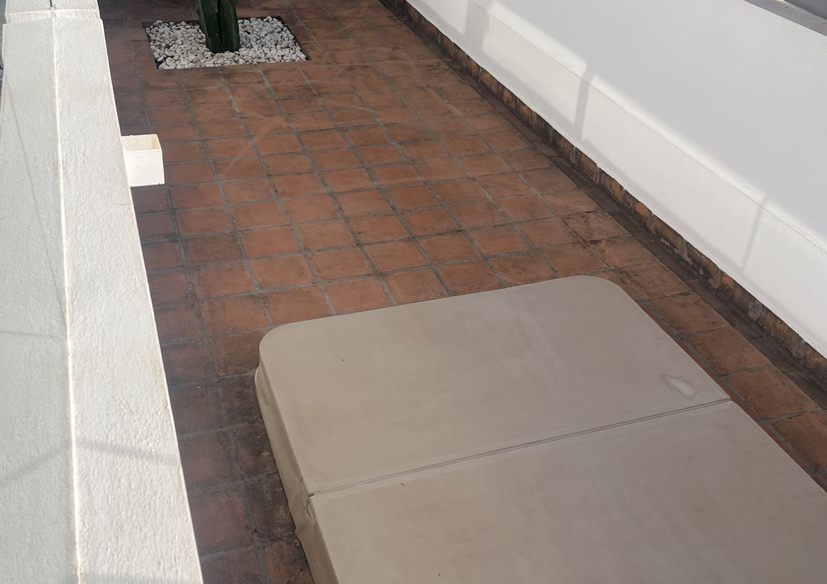 2 Bedroom Apartment for Sale in Estepona — 7