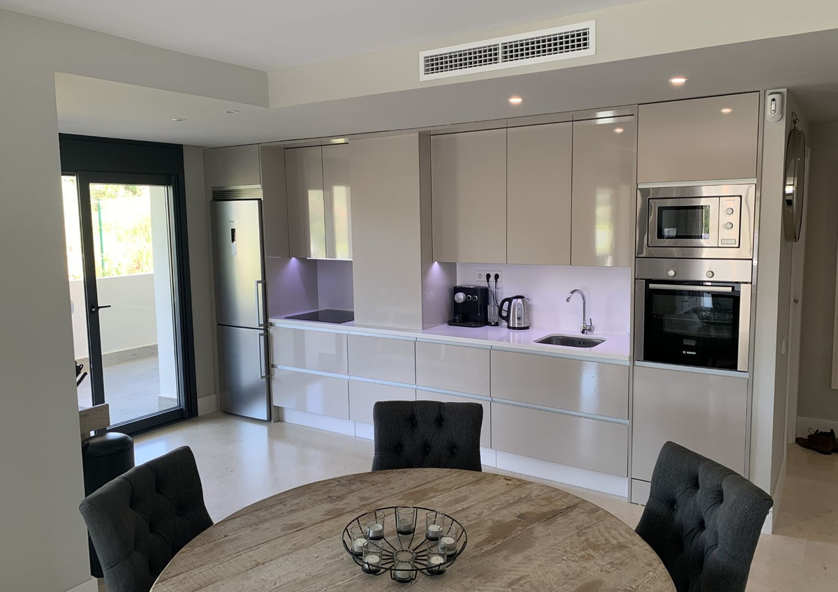 2 Bedroom Apartment for Sale in Estepona — 9