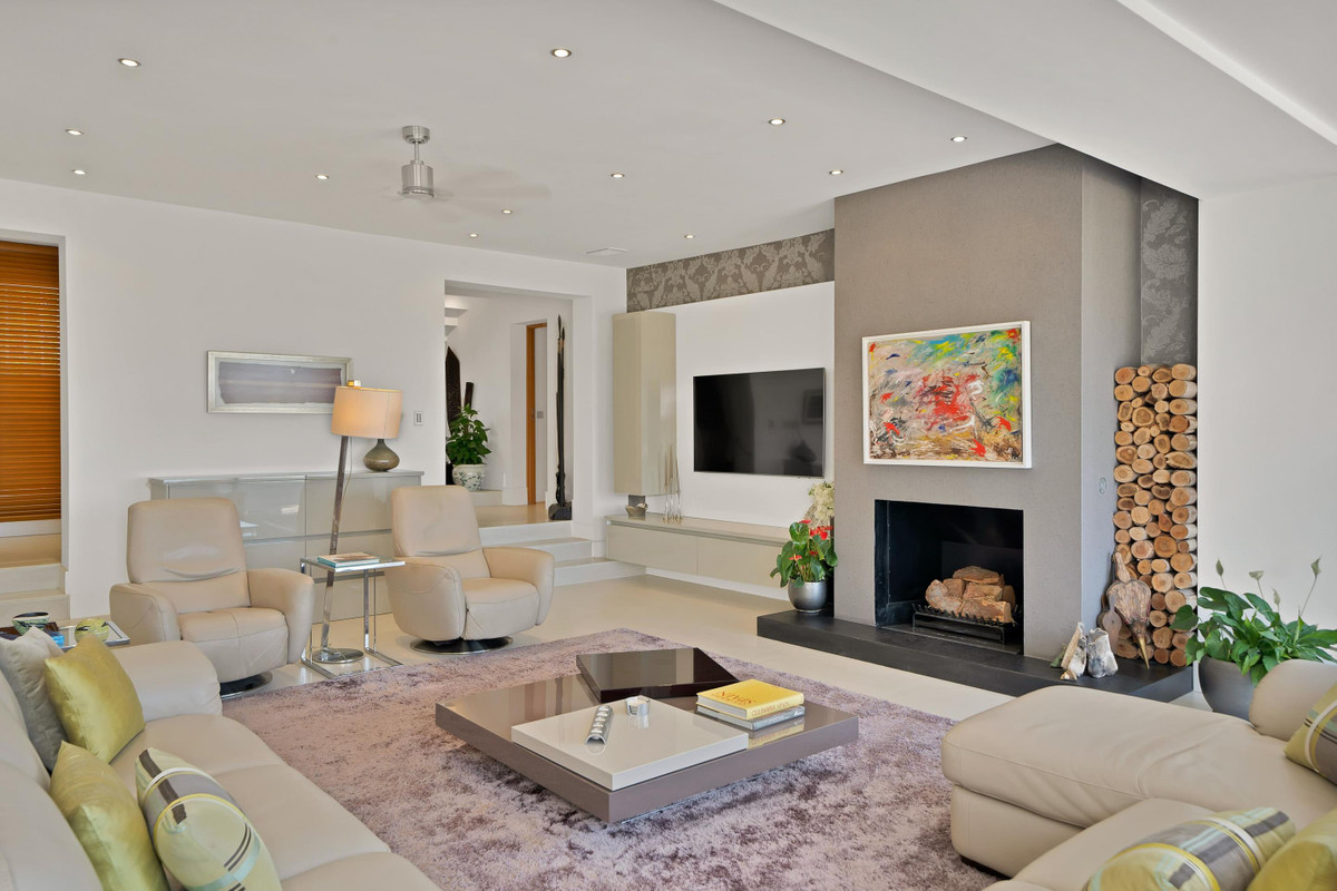 6 Bedroom Villa for Sale in Sierra Blanca — 3