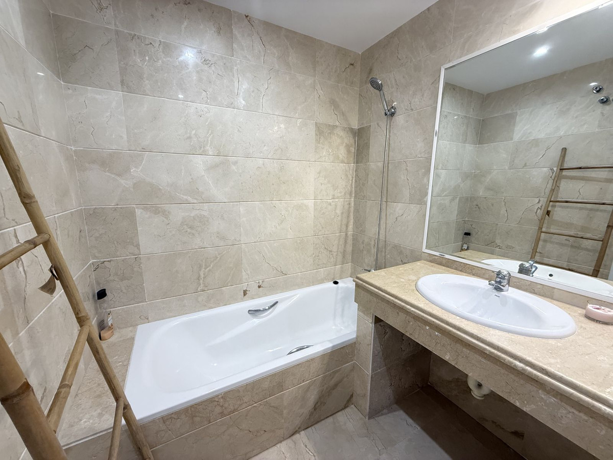 2 Bedroom Apartment for Sale in Aloha — view 11