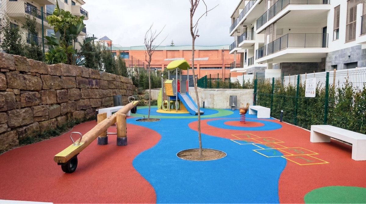 2 Bedroom Apartment for Sale in Estepona — view 15