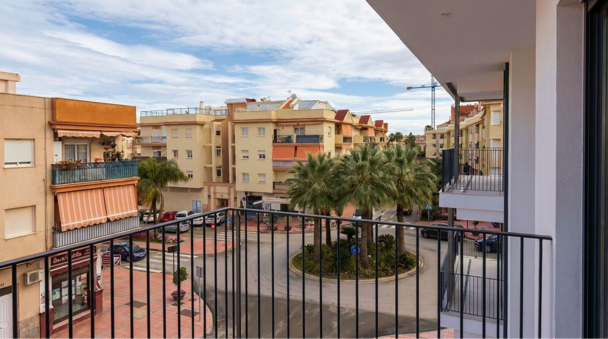 2 Bedroom Apartment for Sale in Estepona — 4
