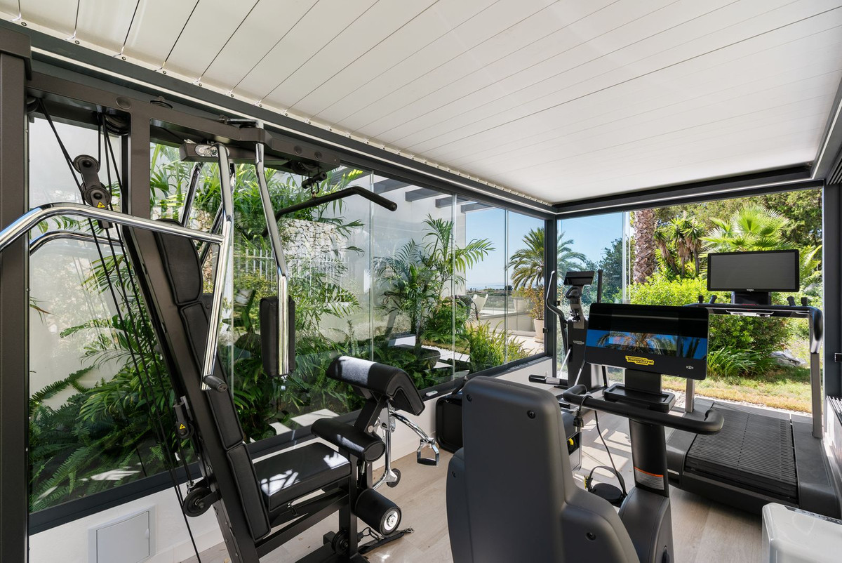 4 Bedroom Villa for Sale in Marbella — view 11