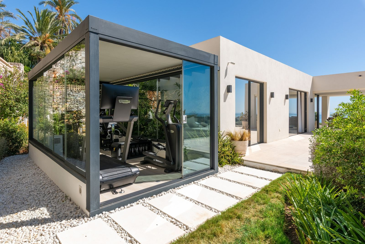 4 Bedroom Villa for Sale in Marbella — view 12