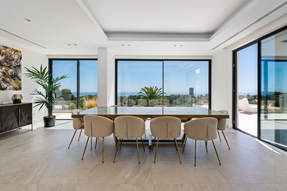 4 Bedroom Villa for Sale in Marbella — view 4
