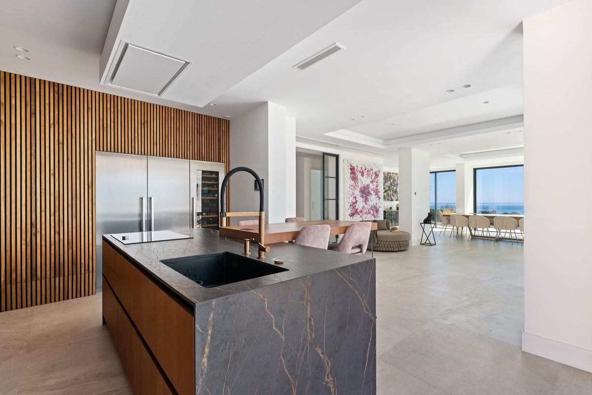4 Bedroom Villa for Sale in Marbella — view 7