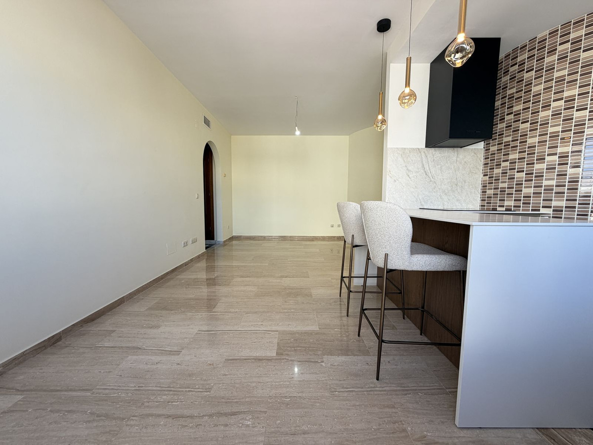 2 Bedroom Apartment for Sale in Estepona — 6