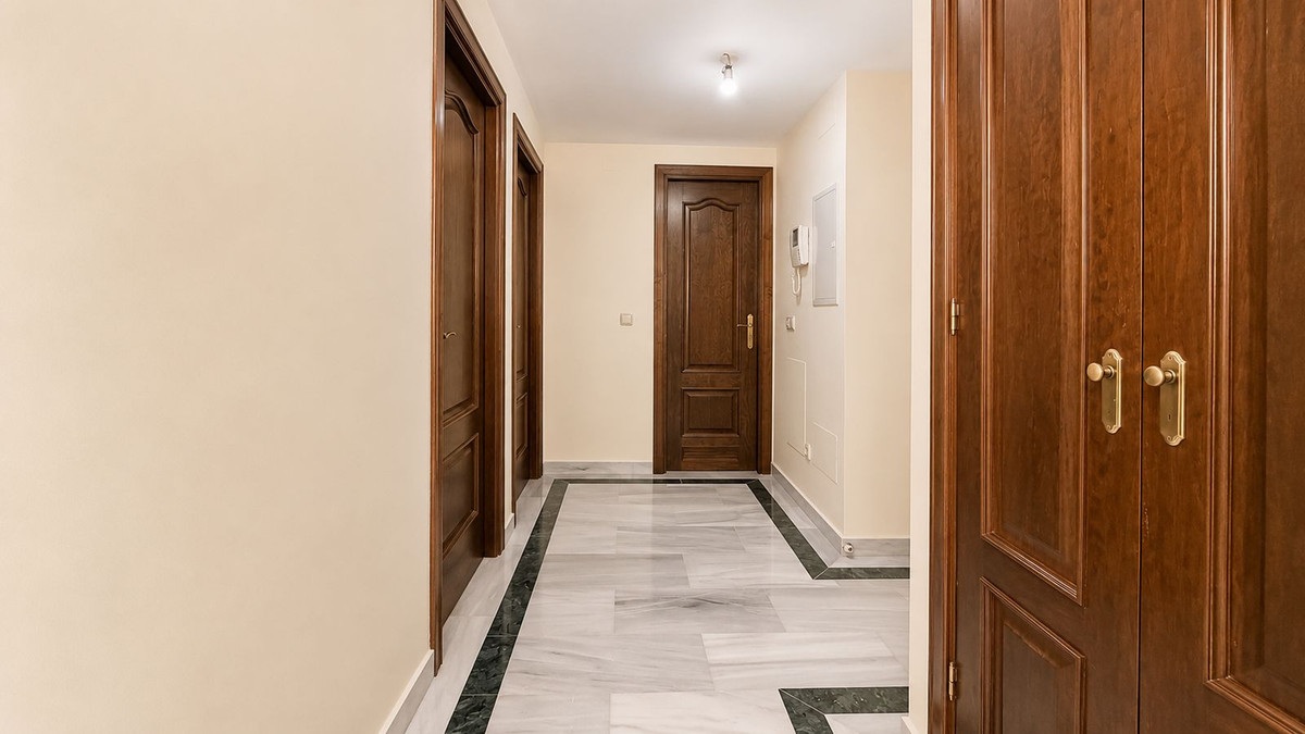 2 Bedroom Apartment for Sale in Estepona — 7