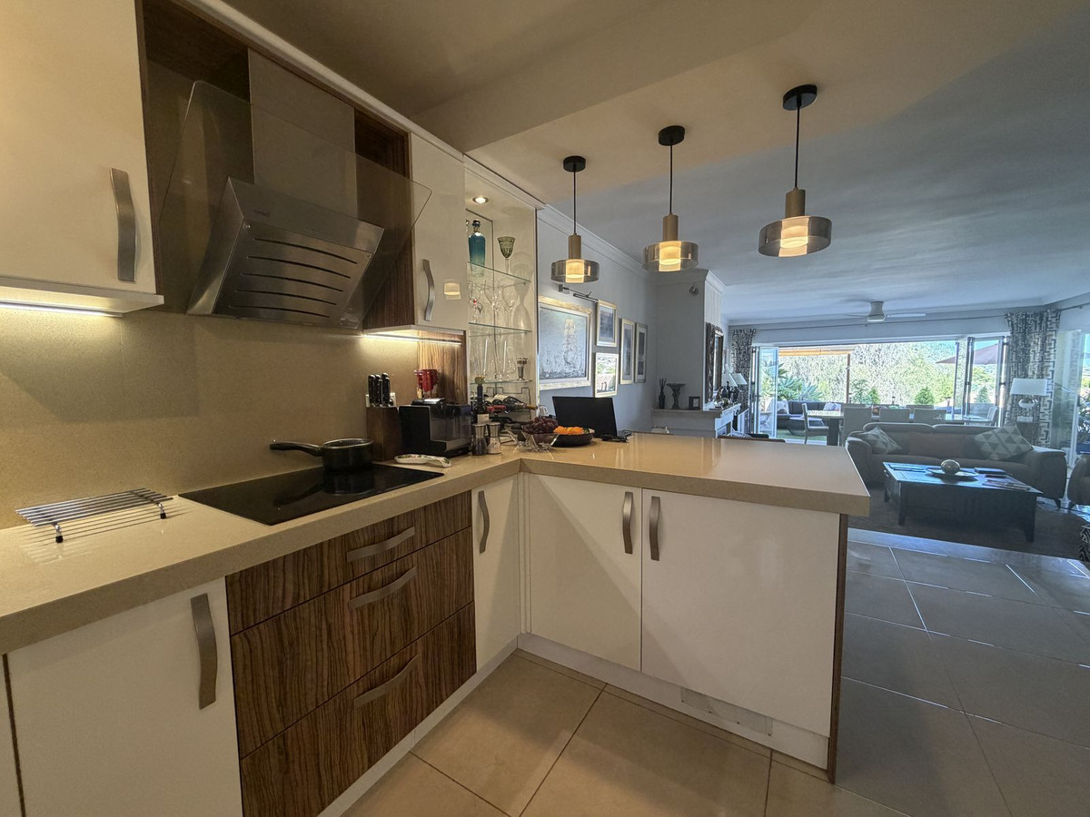 4 Bedroom Townhouse for Sale in Aloha — view 11