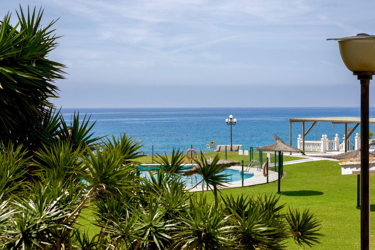 3 Bedroom Apartment for Sale in Estepona — view 17