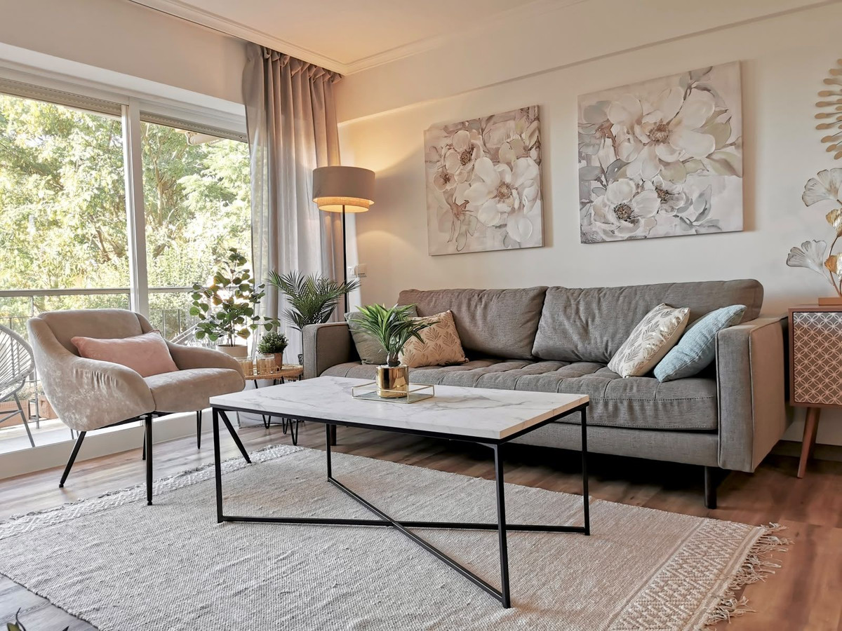 3 Bedroom Apartment for Sale in Estepona — view 4