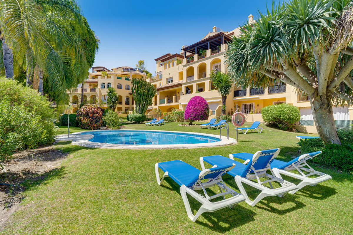 2 Bedroom Apartment for Sale in Guadalmina Alta — 2