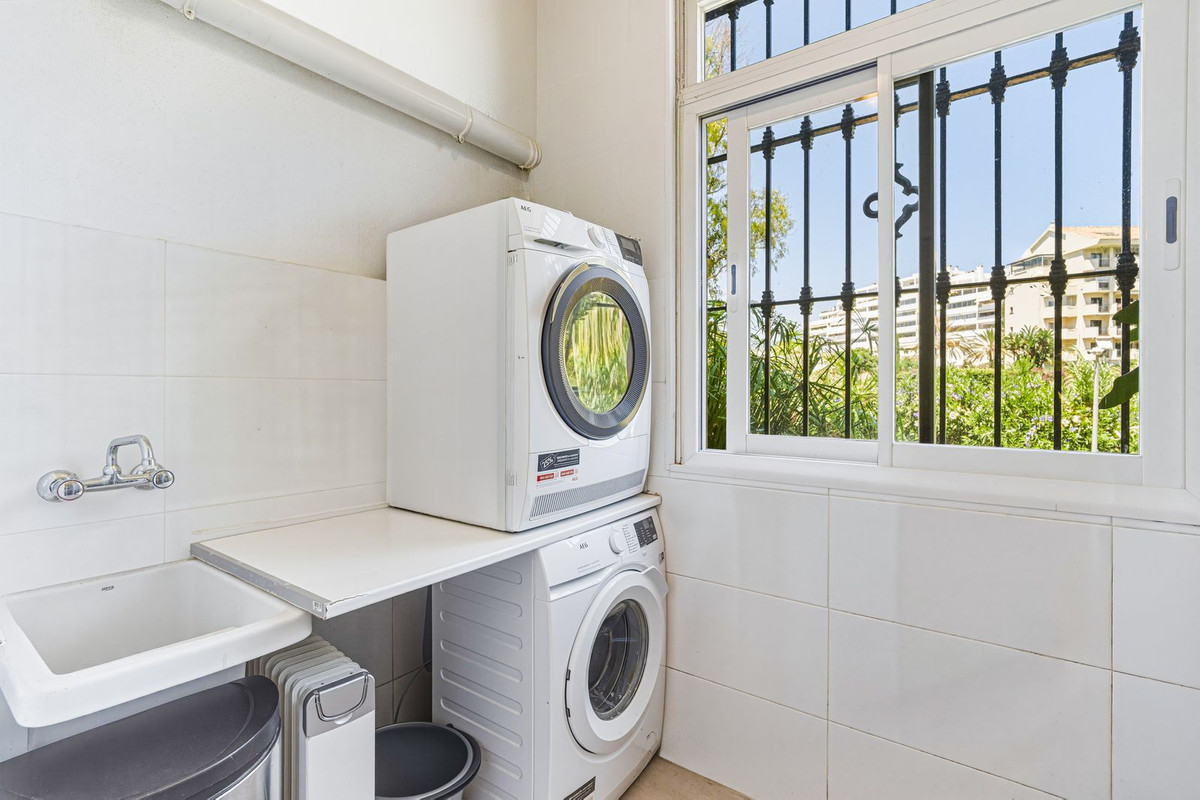 2 Bedroom Apartment for Sale in Guadalmina Alta — view 13