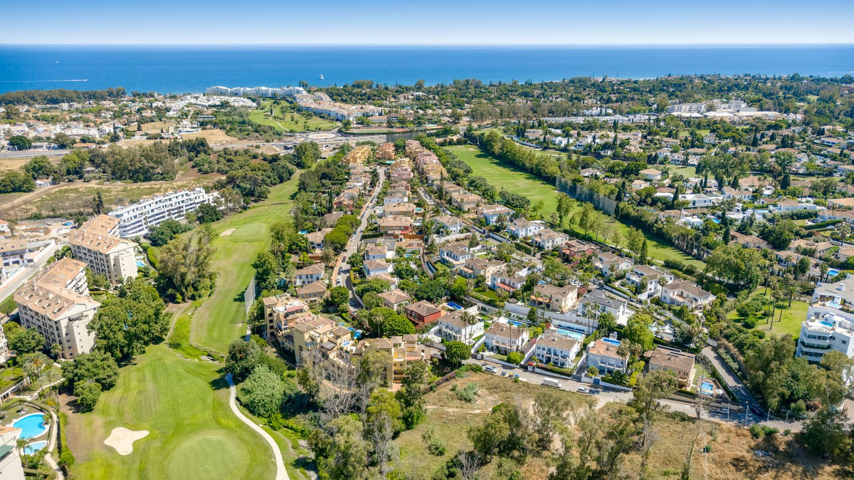 2 Bedroom Apartment for Sale in Guadalmina Alta — view 14