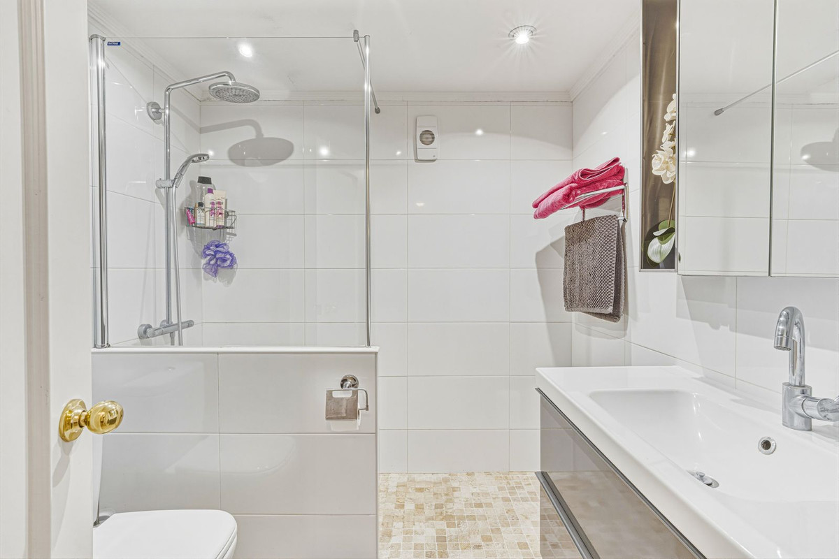 2 Bedroom Apartment for Sale in Guadalmina Alta — view 19