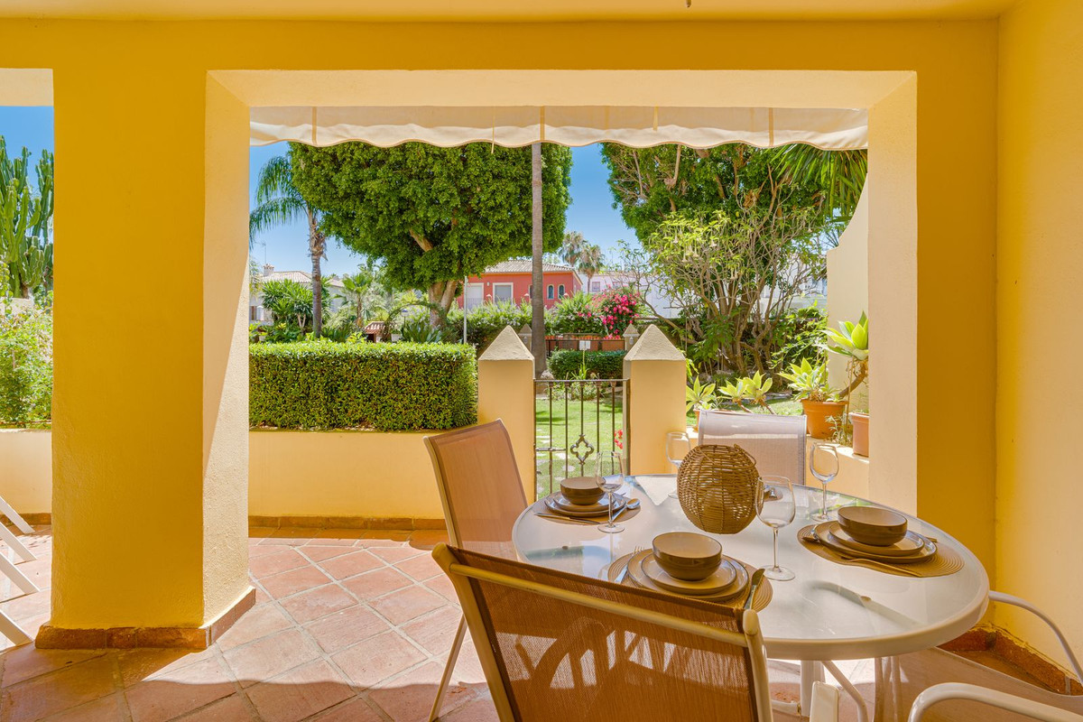 2 Bedroom Apartment for Sale in Guadalmina Alta — 3