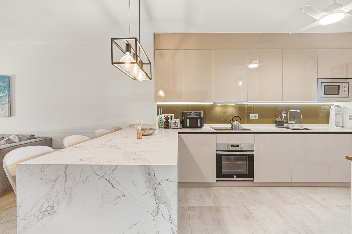 2 Bedroom Apartment for Sale in Guadalmina Alta — 7