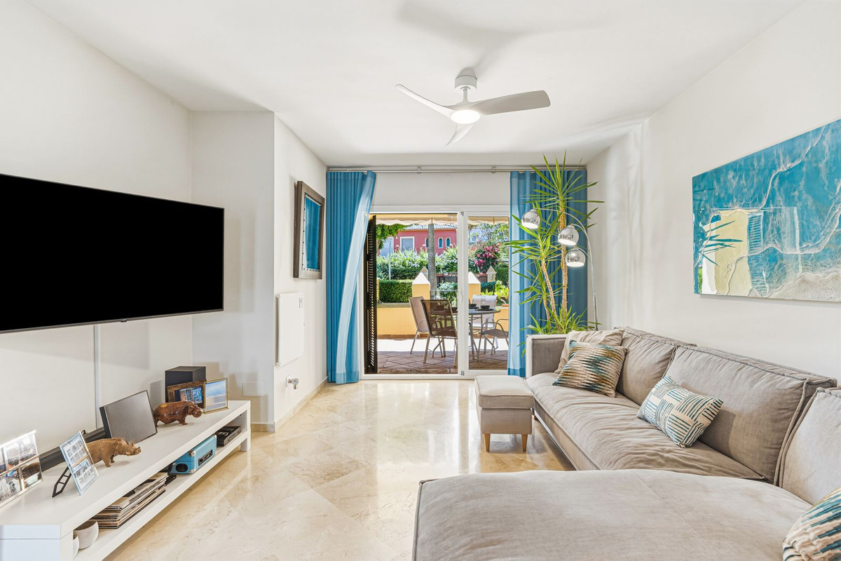2 Bedroom Apartment for Sale in Guadalmina Alta — 9