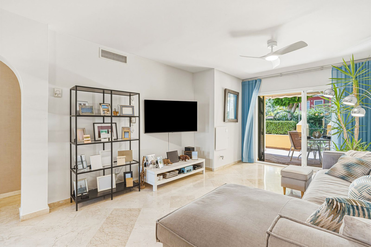 2 Bedroom Apartment for Sale in Guadalmina Alta — view 10