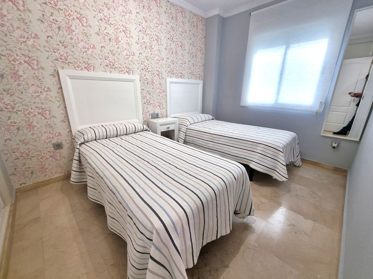 2 Bedroom Apartment for Sale in Puerto Banús — view 13