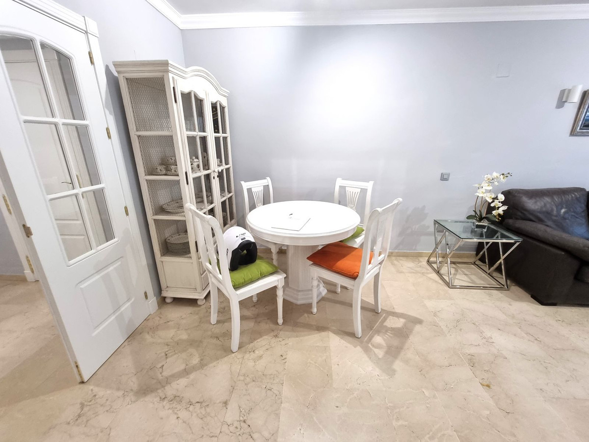 2 Bedroom Apartment for Sale in Puerto Banús — view 17