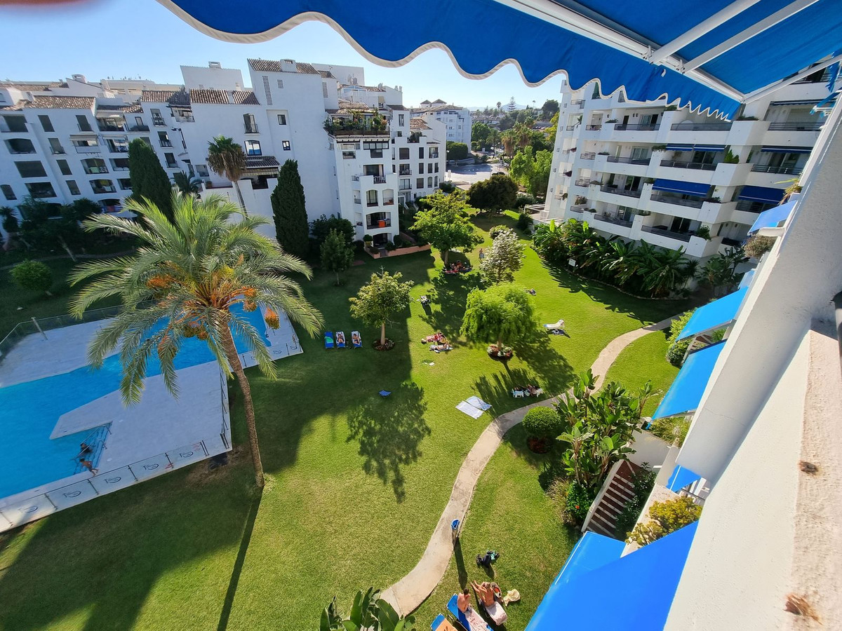 2 Bedroom Apartment for Sale in Puerto Banús — view 19