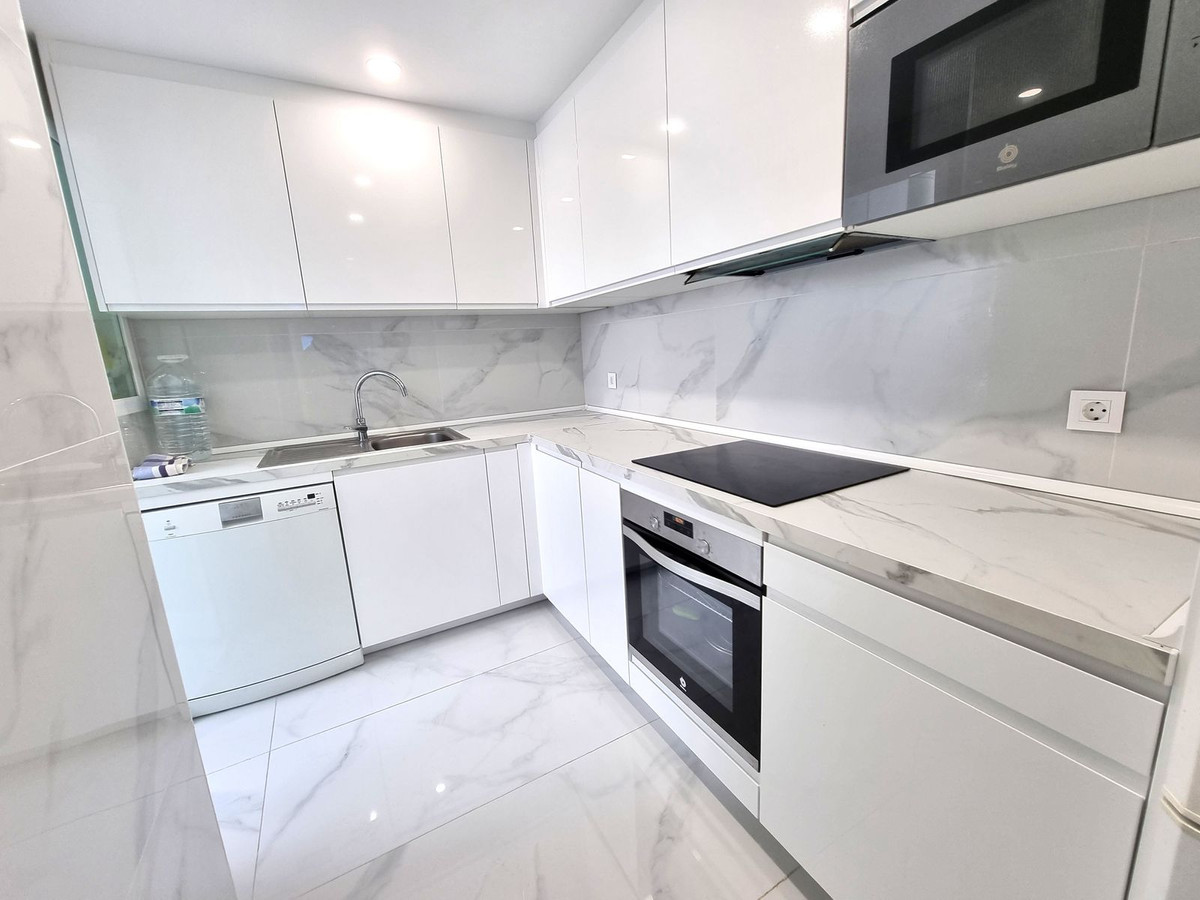 2 Bedroom Apartment for Sale in Puerto Banús — 3