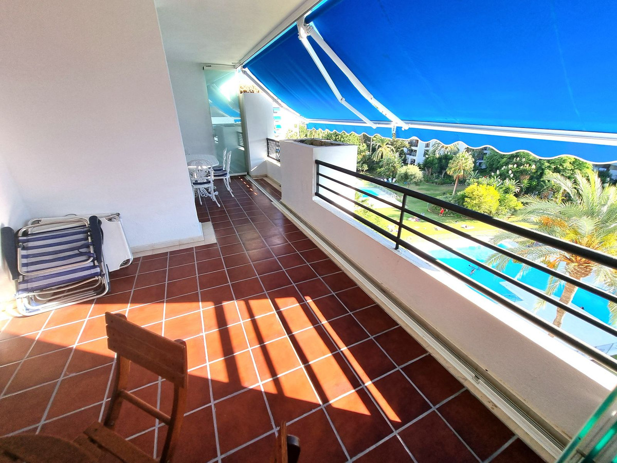 2 Bedroom Apartment for Sale in Puerto Banús — 6