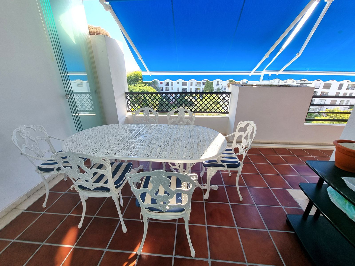 2 Bedroom Apartment for Sale in Puerto Banús — 8