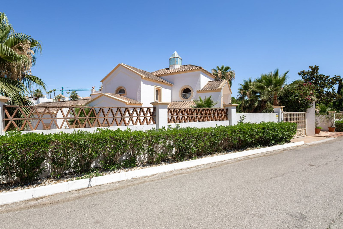 7 Dormitorios Villa en Venta en El Paraiso