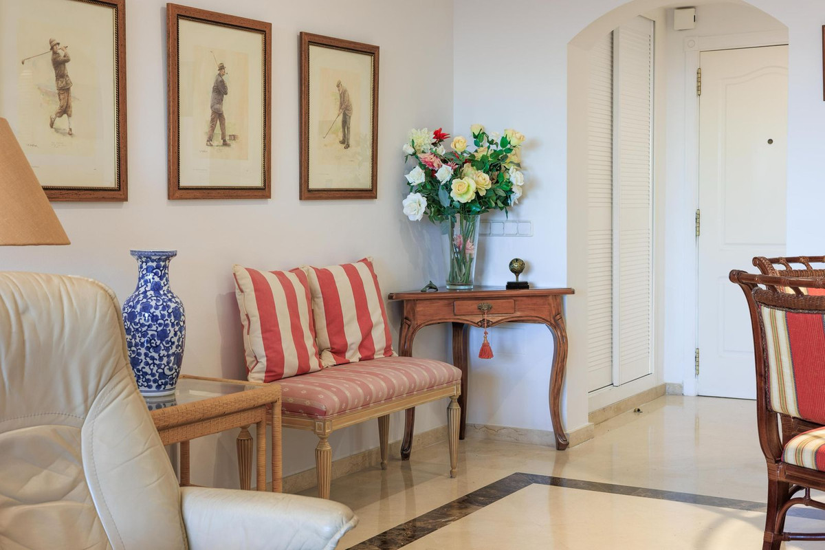 3 Bedroom Apartment for Sale in Benahavís — view 19