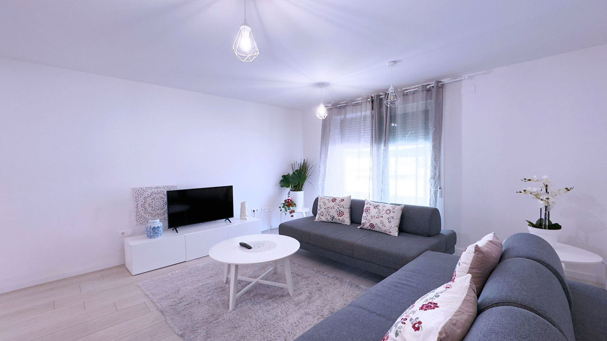 2 Bedroom Apartment for Sale in Marbella — view 2