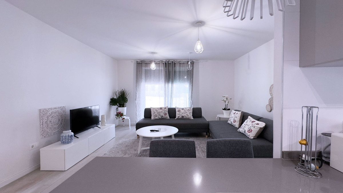 2 Bedroom Apartment for Sale in Marbella — view 3