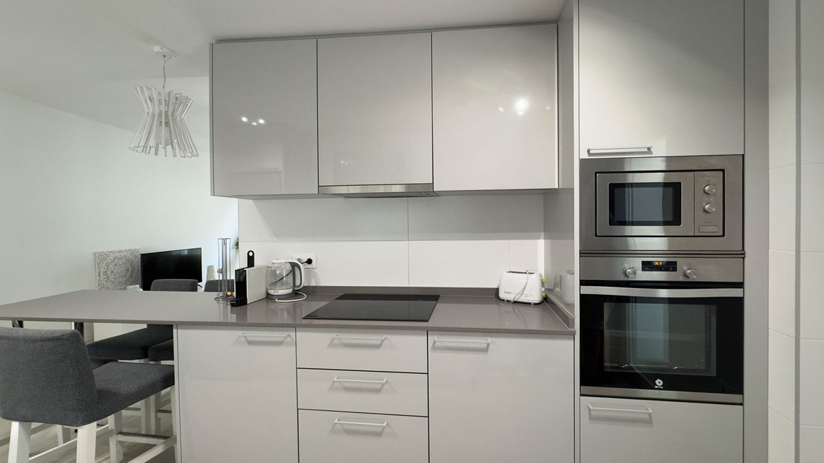2 Bedroom Apartment for Sale in Marbella — view 6