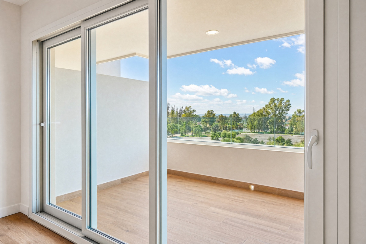 3 Bedroom Apartment for Sale in Nueva Andalucía — view 12