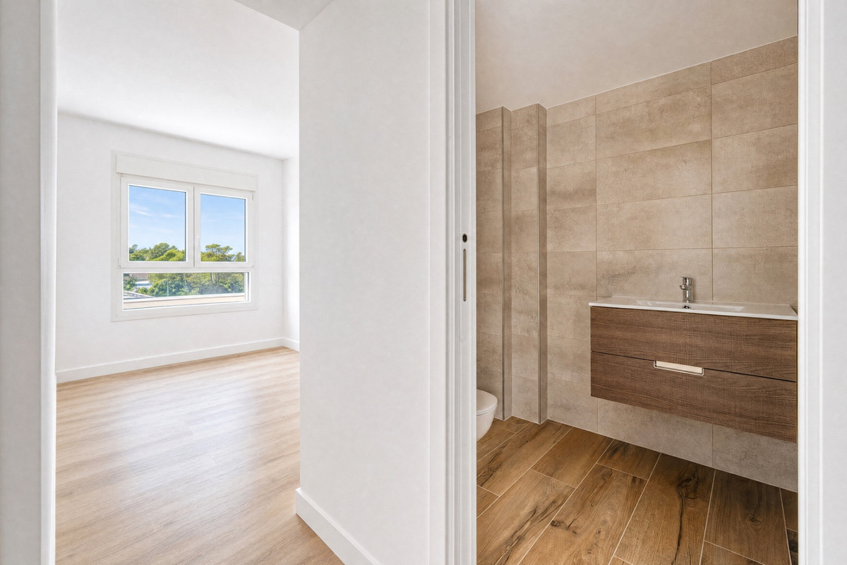 3 Bedroom Apartment for Sale in Nueva Andalucía — view 18