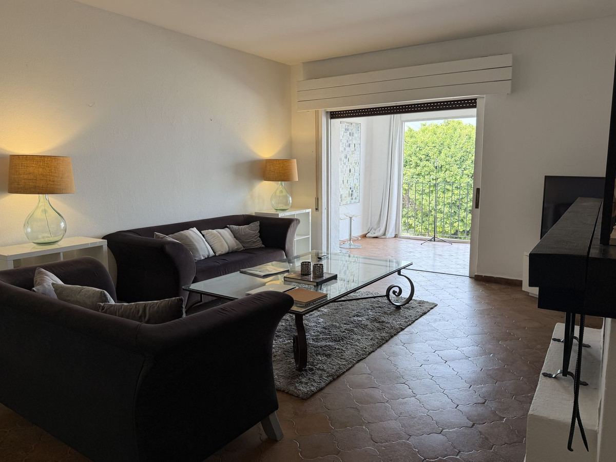 1 Bedroom Apartment for Sale in Puerto Banús — 3