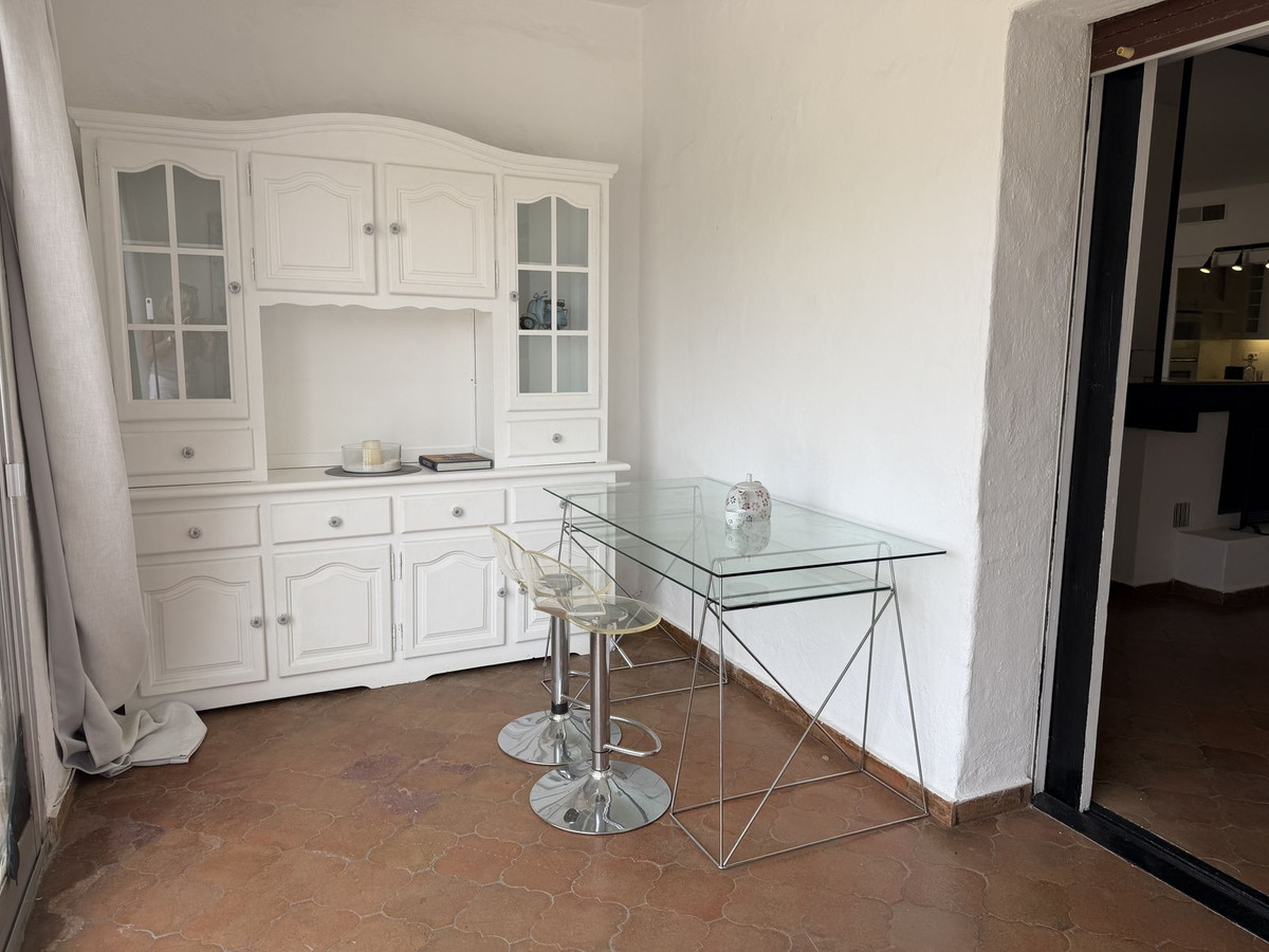 1 Bedroom Apartment for Sale in Puerto Banús — 6