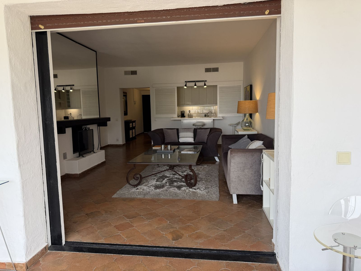 1 Bedroom Apartment for Sale in Puerto Banús — 7