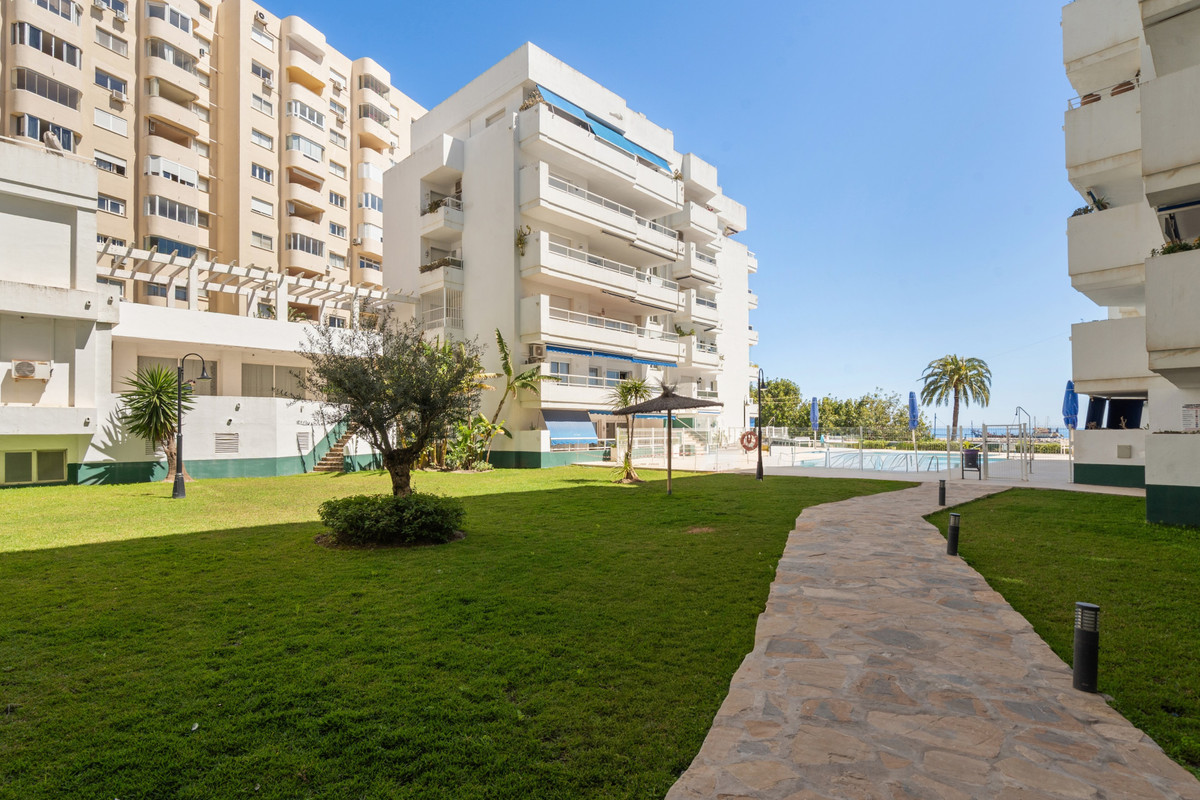 1 Dormitorios Apartamento en Venta en Estepona — view 2